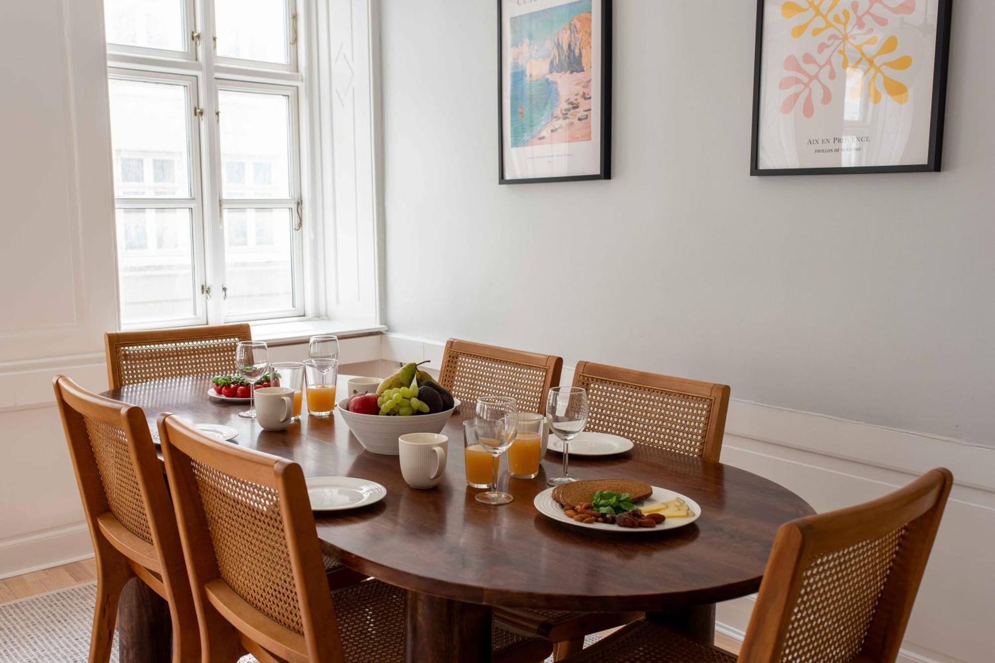 Spacious Tivoli Gardens Apartment W 3 Bedrooms 코펜하겐 외부 사진