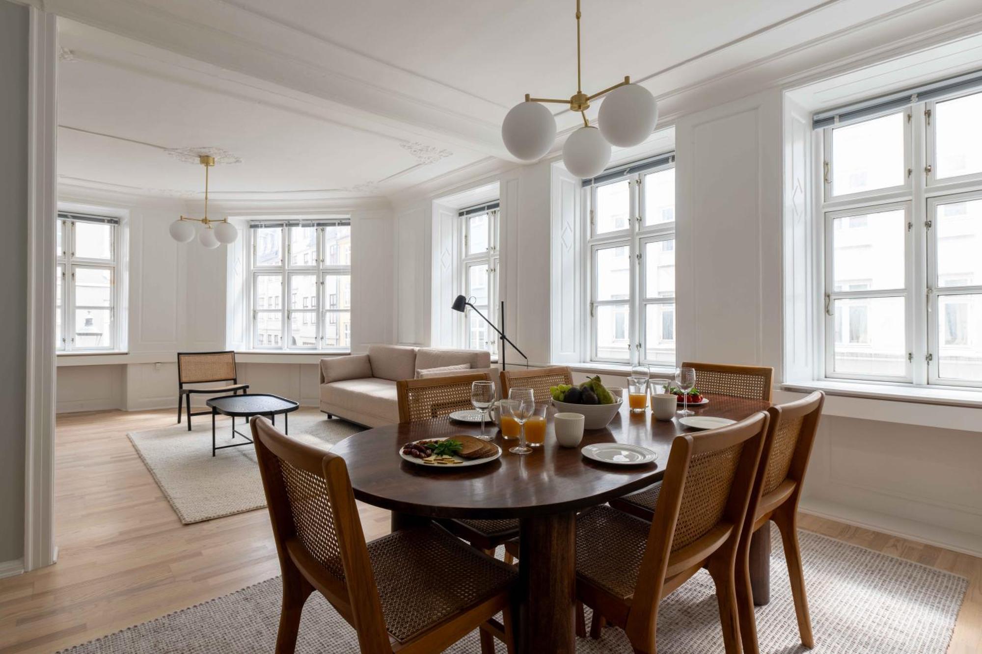 Spacious Tivoli Gardens Apartment W 3 Bedrooms 코펜하겐 외부 사진
