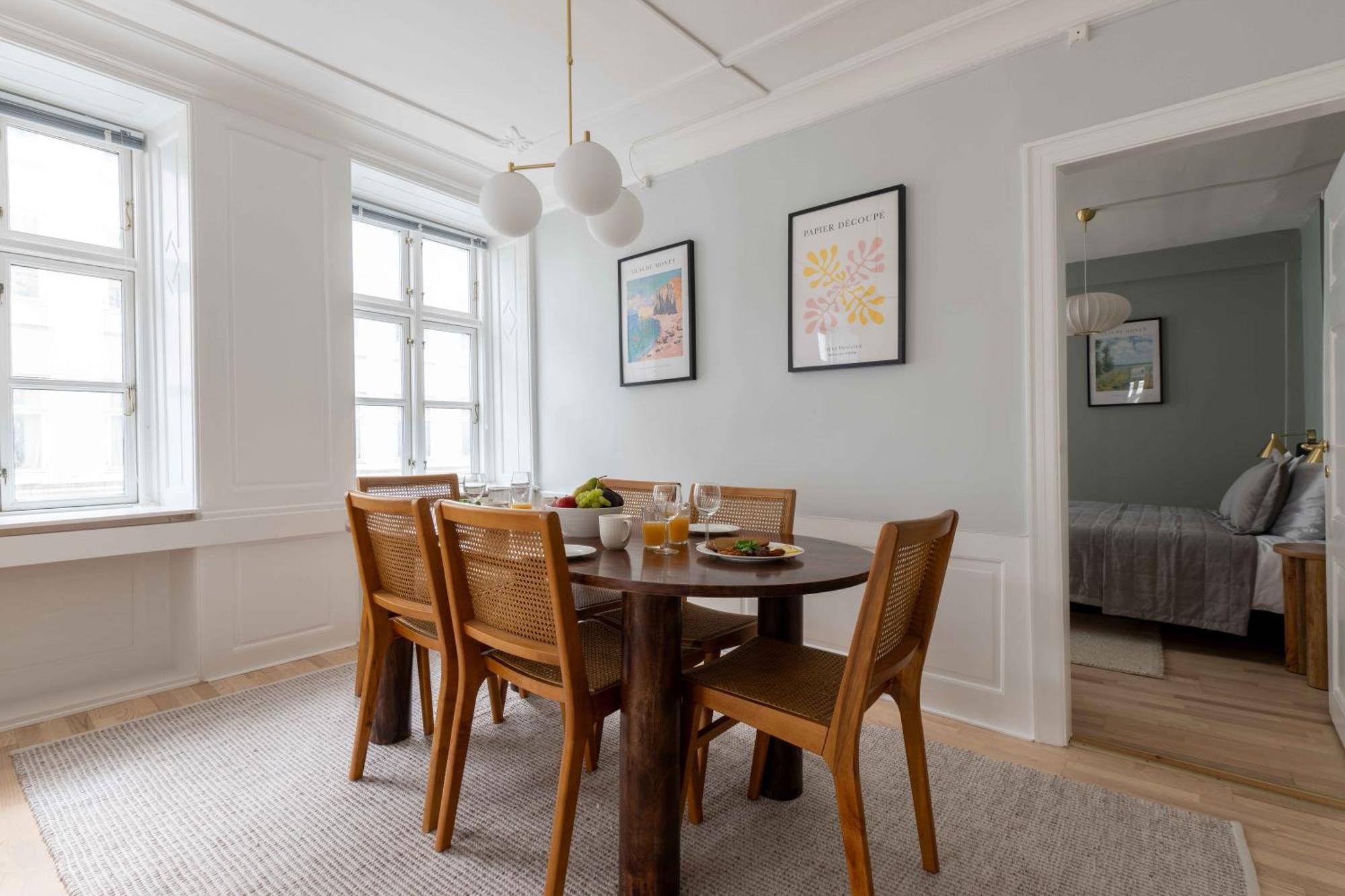 Spacious Tivoli Gardens Apartment W 3 Bedrooms 코펜하겐 외부 사진