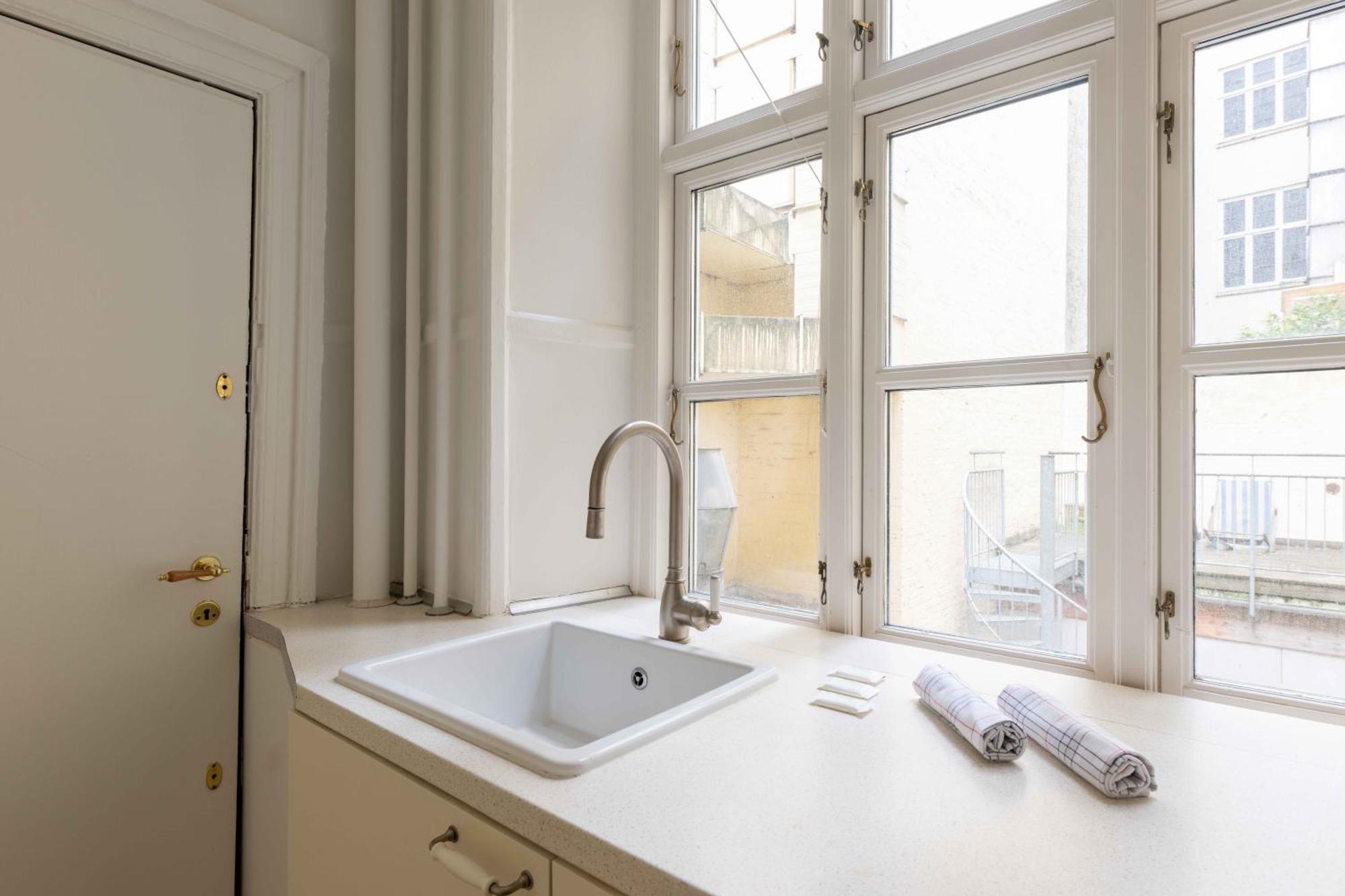 Spacious Tivoli Gardens Apartment W 3 Bedrooms 코펜하겐 외부 사진